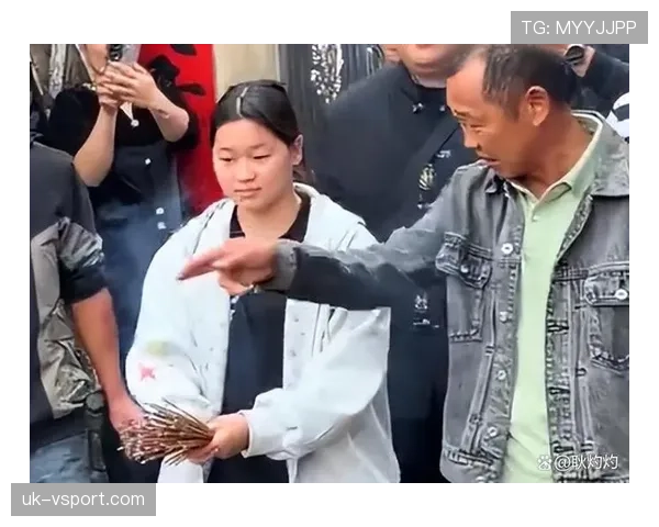 全红婵回家一趟，村里小卖部的辣条差点被她搬空